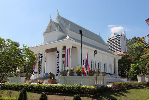 พระอุโบสถวัดพระรามเก้ากาญจนาภิเษก