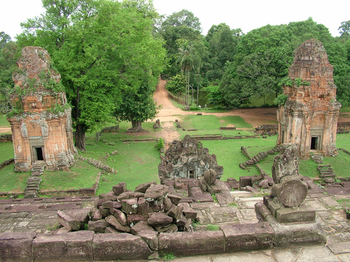 Subsidiary Towers of Prasat Bakong