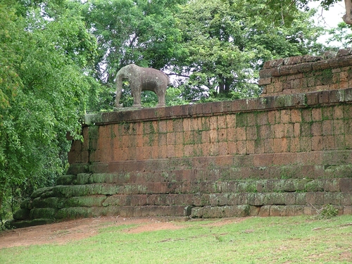 Bases: Prasat East Mebon