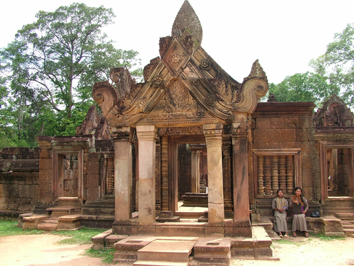 Gateway: Prasat Banteay Srei