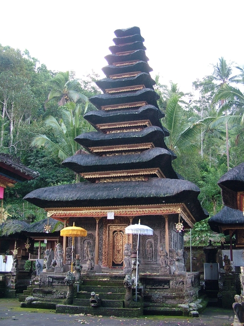 Meru at Pura Kehen