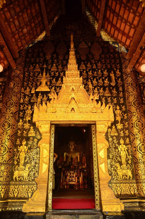 Sim’s Gateway : Wat Xiang Thong