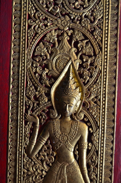 Door at Wat Ong Tue