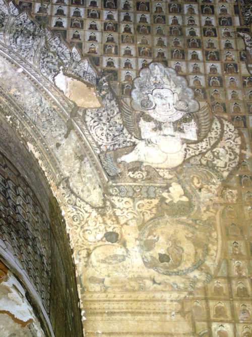 Mural decorating the arch in Payatonzu